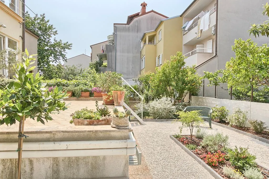 Apartments Nova Veruda Pula 0*,